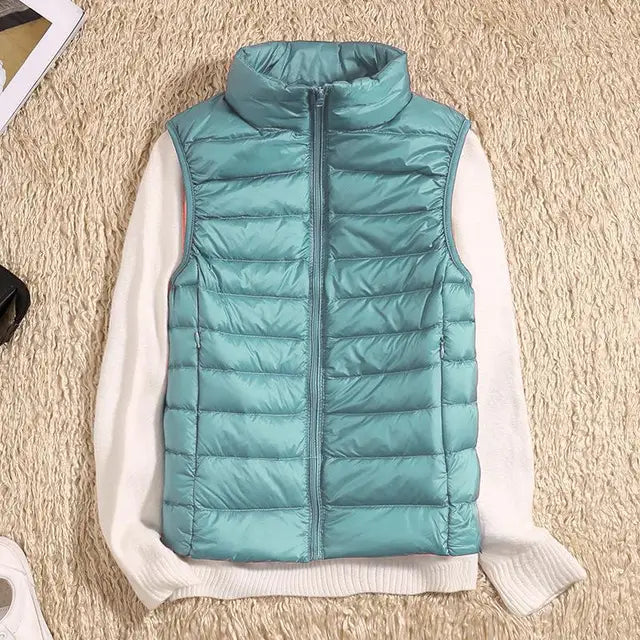 Women's Lightweight Puffer Vest with Full-Length Zip and Quilted Silhouette