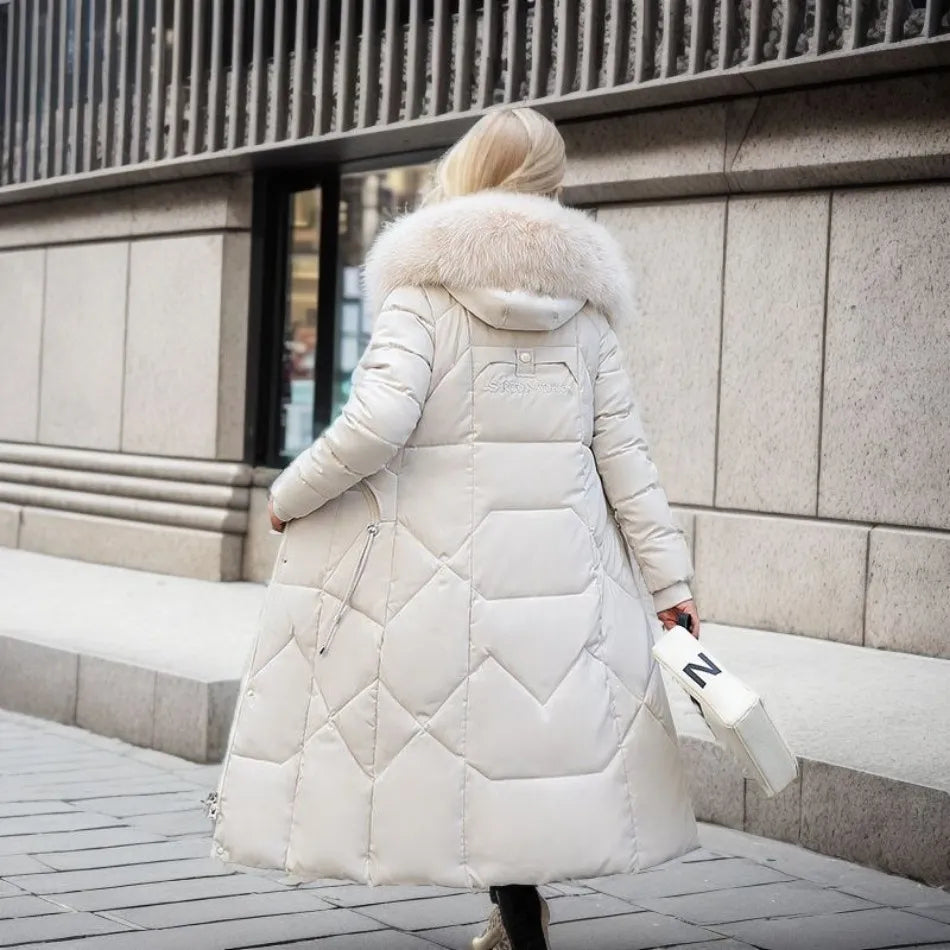 Women's Quilted Winter Coat with Trimmed Hood and Tailored Silhouette, Machine Washable