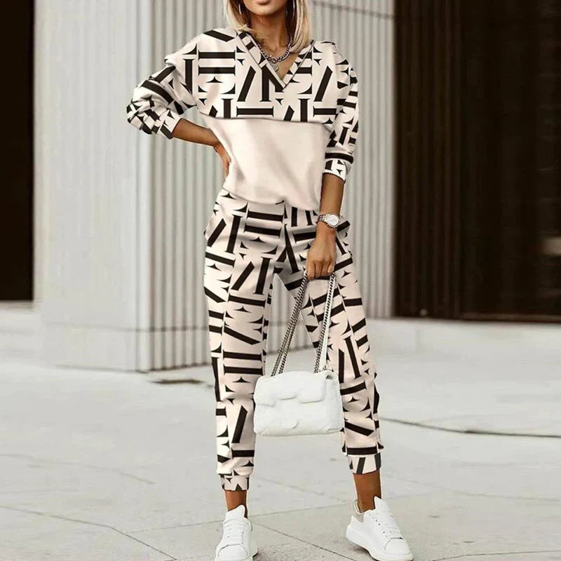 Women's Tracksuit with Front Zipper and Patterned Detail, Relaxed Knit Set