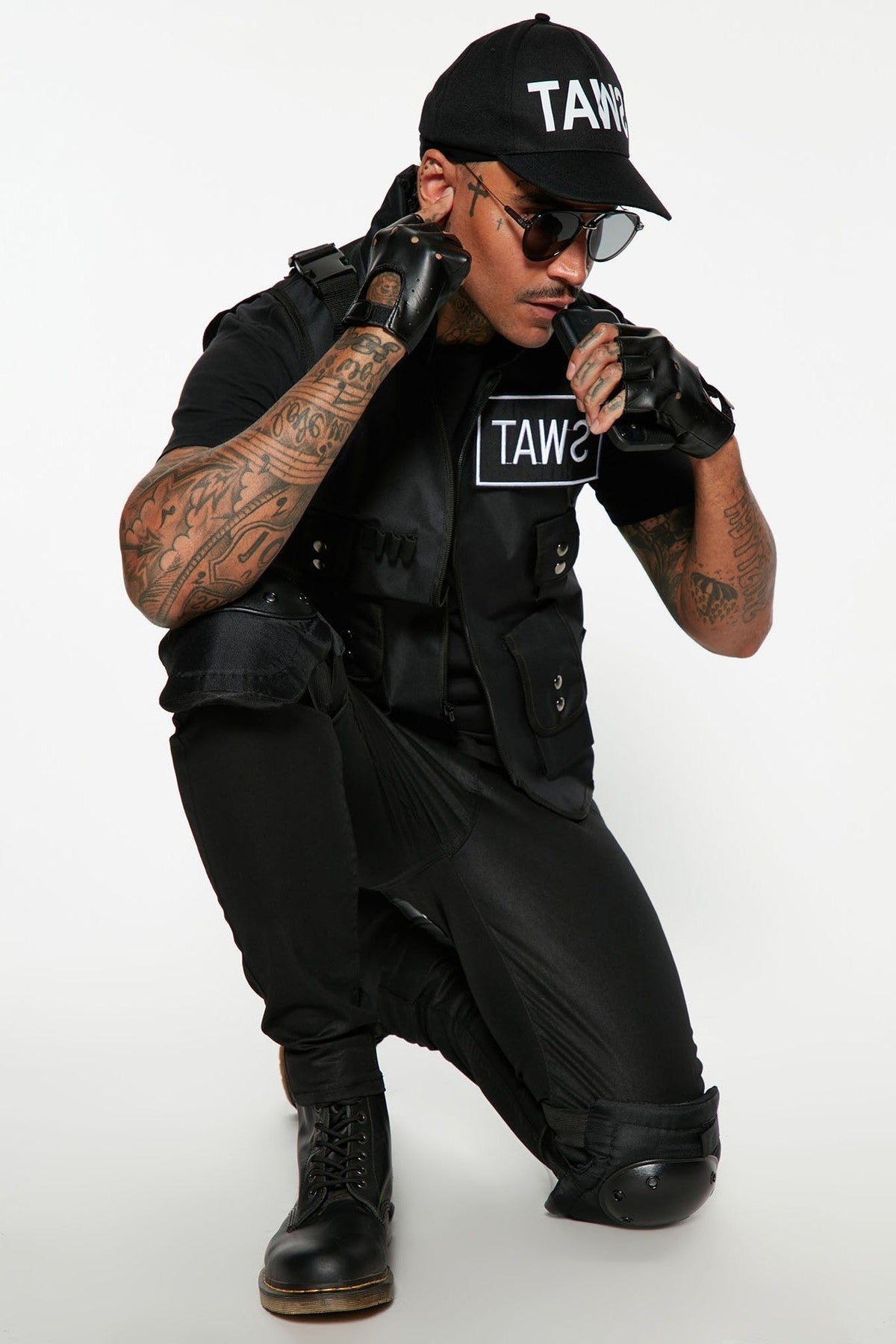 Tactical Four-Piece Costume Set with Adjustable Vest and Fingerless Gloves