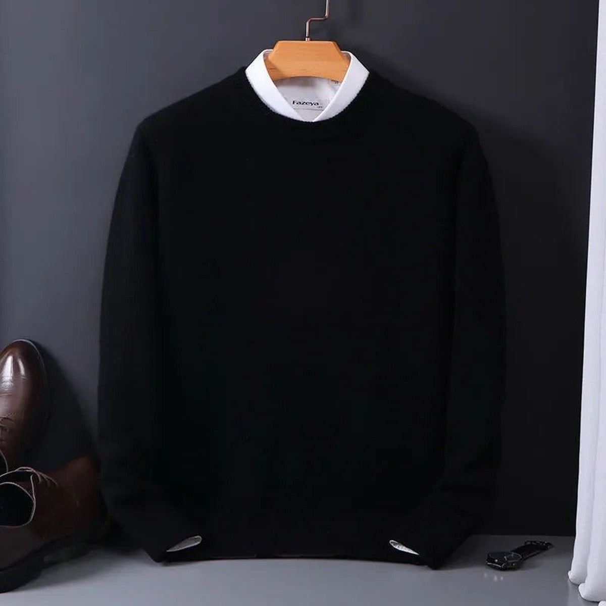 Classic Mens Crewneck Pullover Sweater with Ribbed Trim and Long Sleeves