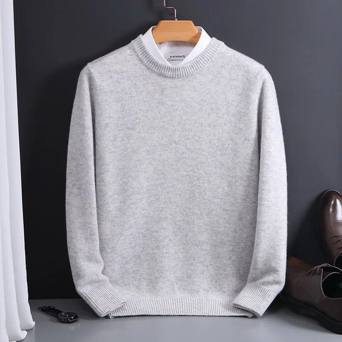 Classic Mens Crewneck Pullover Sweater with Ribbed Trim and Long Sleeves