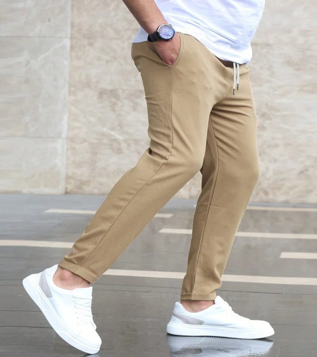 Men Outdoor Cargo Pants with Elastic Stretch Waist and Deep Pockets