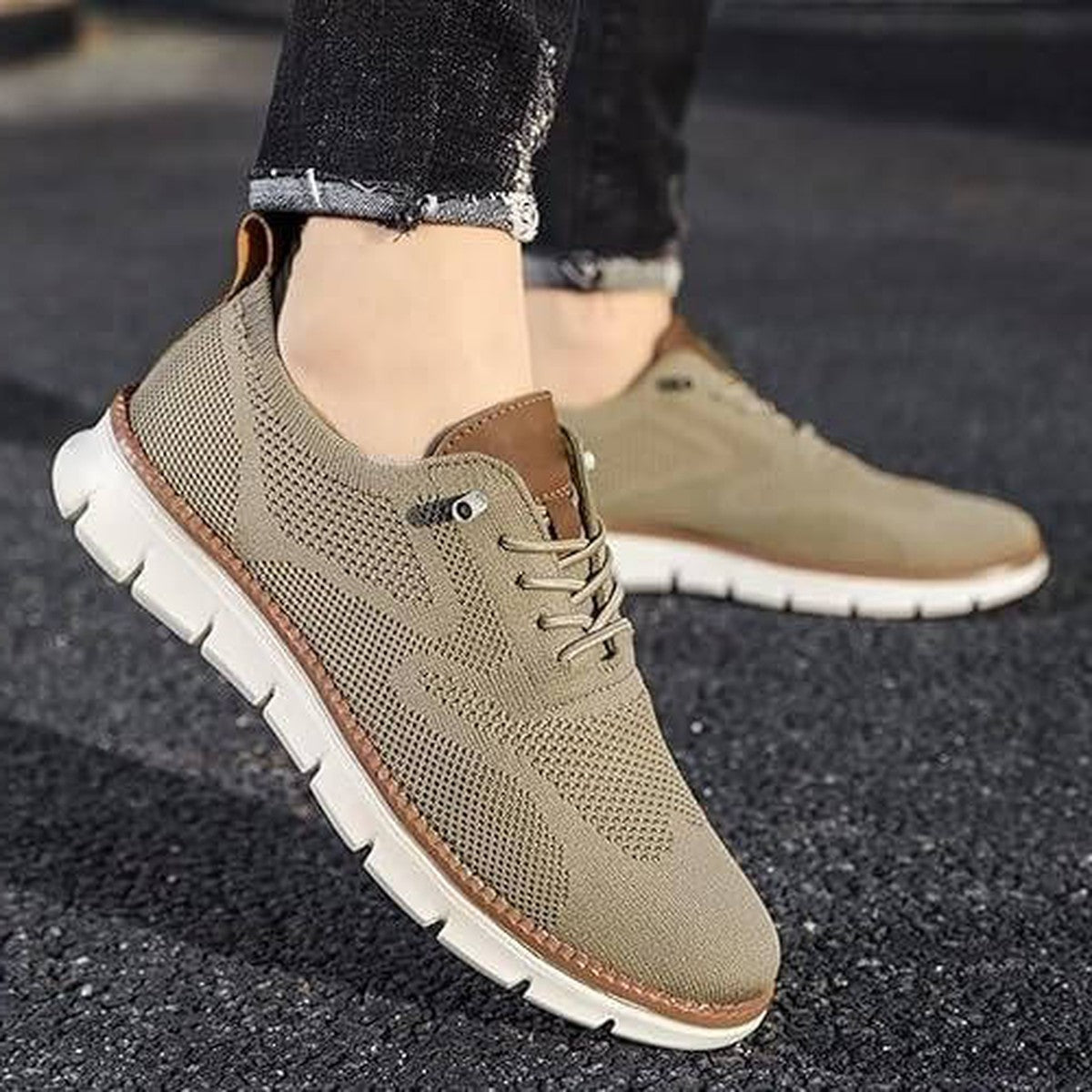 Men Casual Canvas Walking Shoes with Breathable Upper and Cushioned Sole