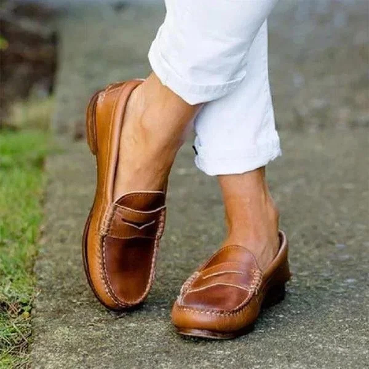 Women Pointed Toe Dress Shoes with Low Block Heel and Buckle Strap