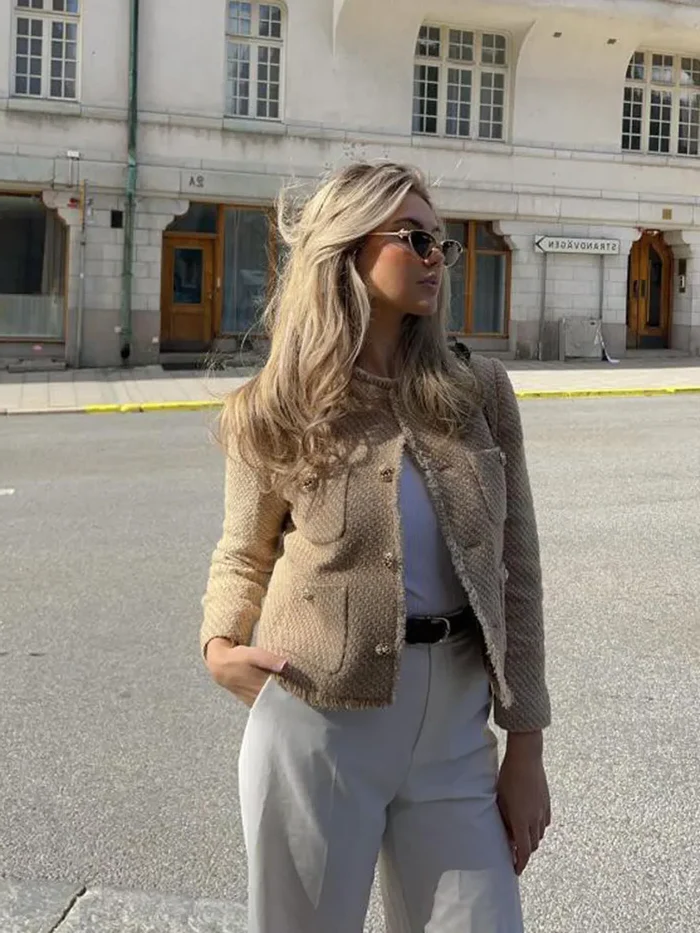 Polyester Jacket with Wrinkle Resistance and Year-Round Versatility