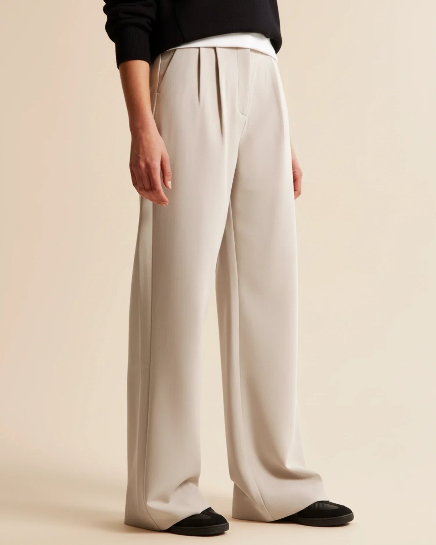 High Waist Pleated Trousers with Straight Leg and Rayon Blend, Machine Washable