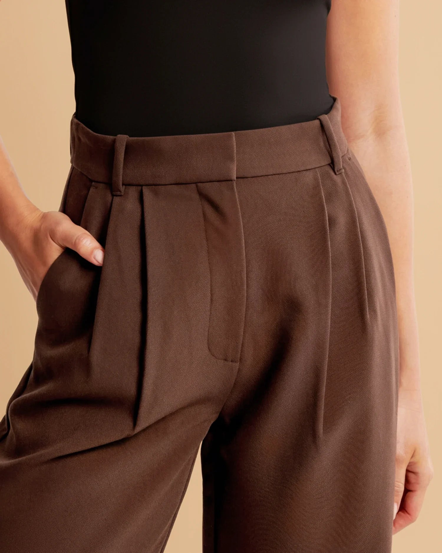 High Waist Pleated Trousers with Straight Leg and Rayon Blend, Machine Washable