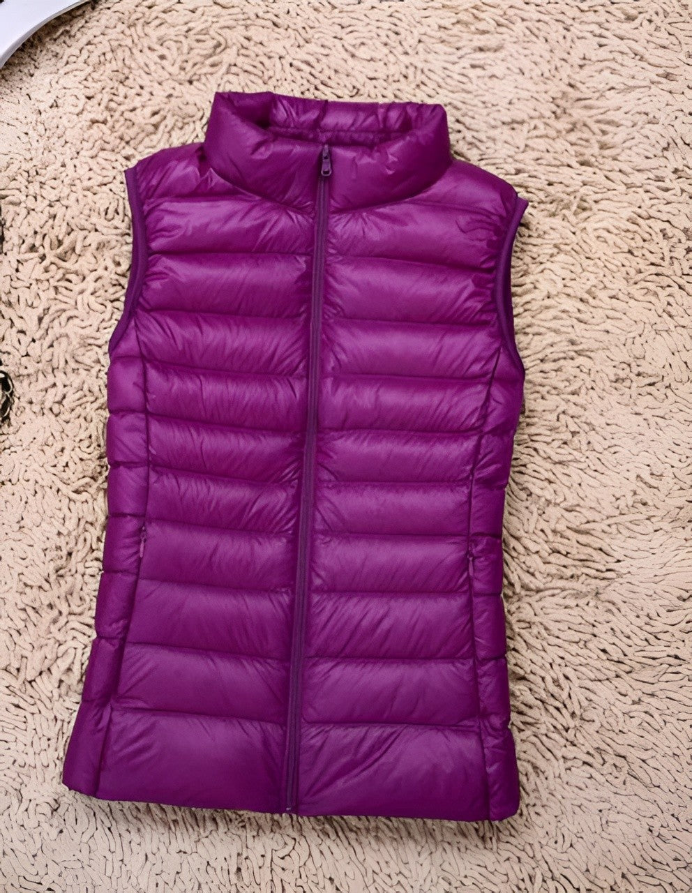 Women's Lightweight Puffer Vest with Full-Length Zip and Quilted Silhouette