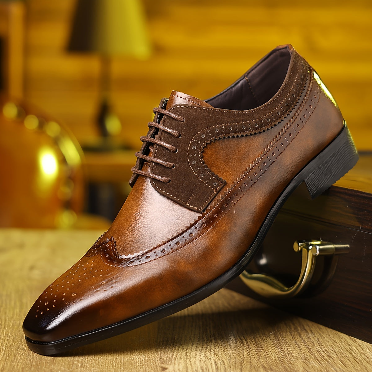 Two-Tone Brogue Oxford Shoes with Wingtip Perforations for Formal Wear