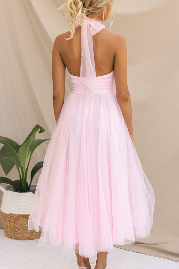 Halter Neck Formal Dress with Fitted Bodice and Flowing Skirt for Weddings