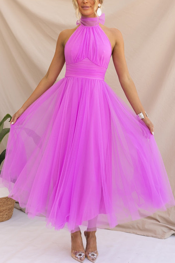 Halter Neck Formal Dress with Fitted Bodice and Flowing Skirt for Weddings