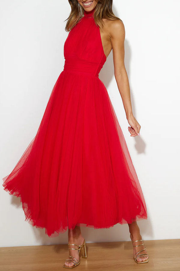 Halter Neck Formal Dress with Fitted Bodice and Flowing Skirt for Weddings