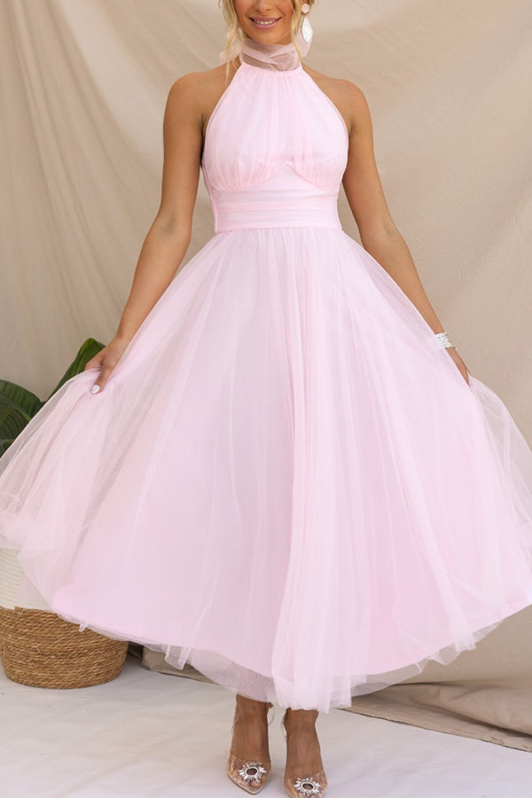 Halter Neck Formal Dress with Fitted Bodice and Flowing Skirt for Weddings