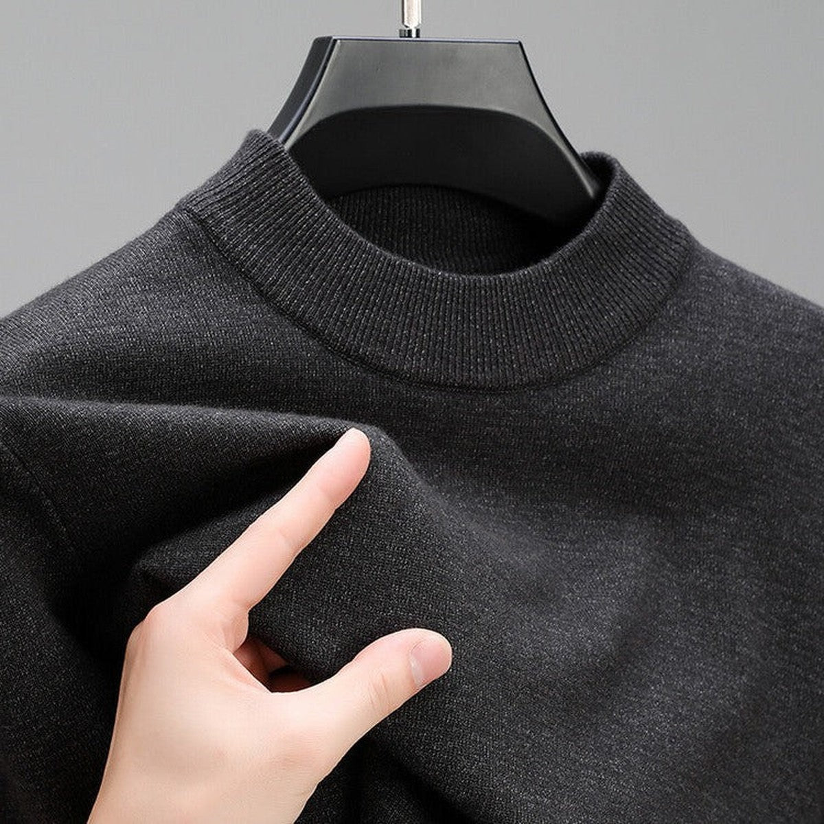 Warm Knitted Cashmere Crew Neck Pullover Sweater with Ribbed Hem for Men