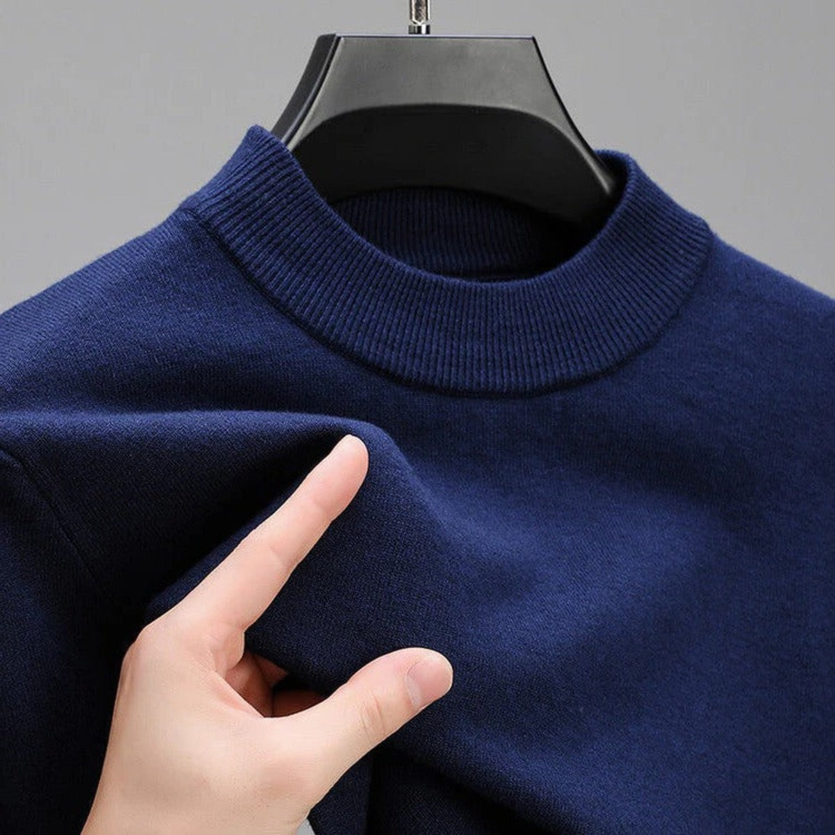 Warm Knitted Cashmere Crew Neck Pullover Sweater with Ribbed Hem for Men