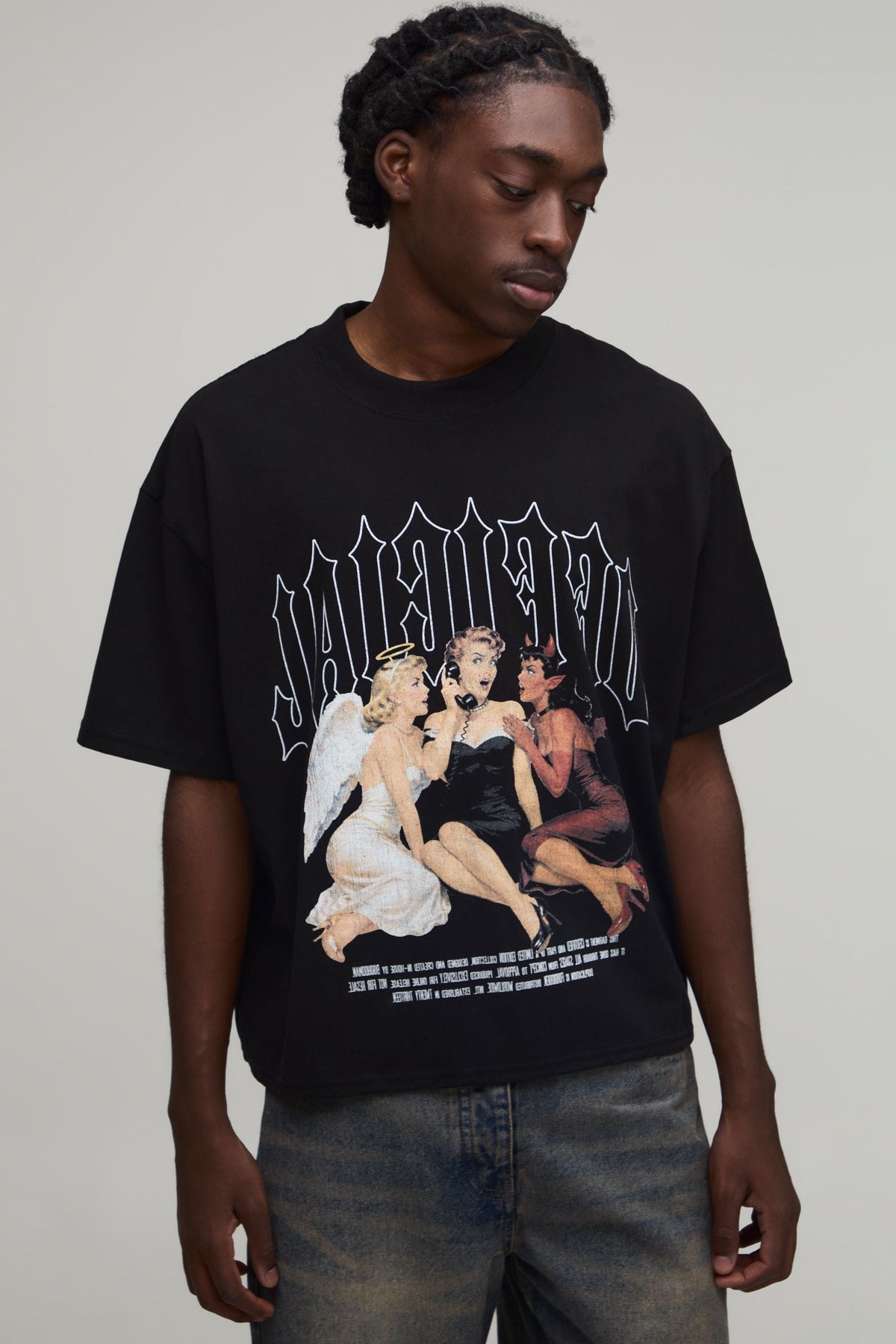 Short Sleeve Crew Neck Cotton Graphic Tee with Vintage Print