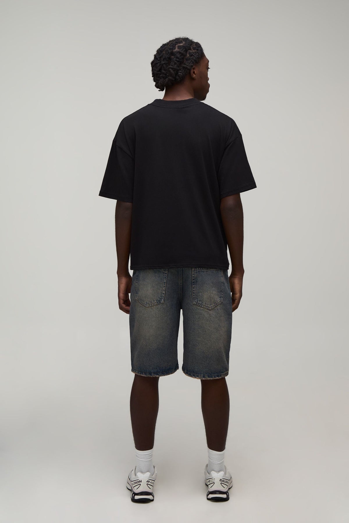 Short Sleeve Crew Neck Cotton Graphic Tee with Vintage Print