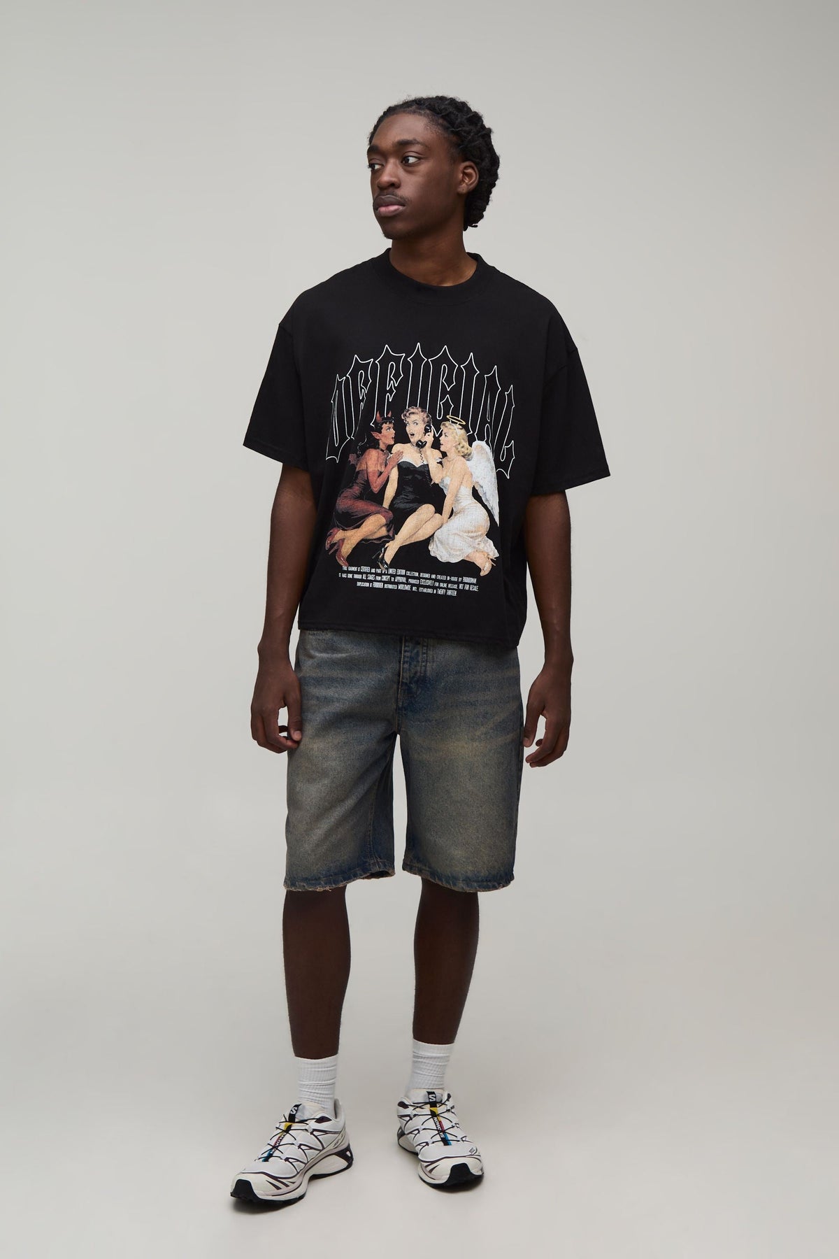 Short Sleeve Crew Neck Cotton Graphic Tee with Vintage Print