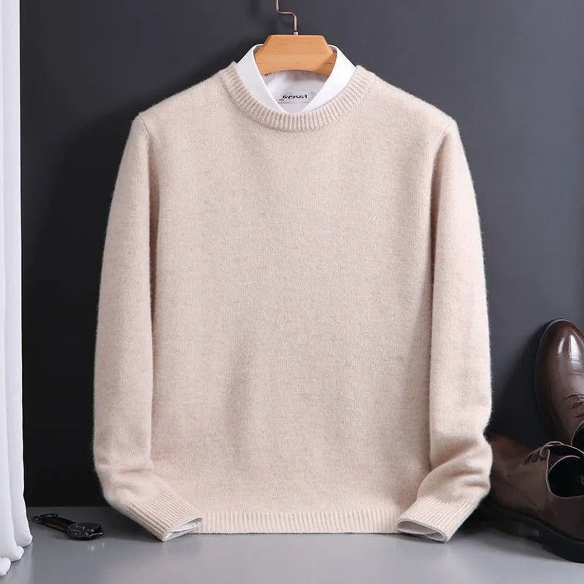 Classic Mens Crewneck Pullover Sweater with Ribbed Trim and Long Sleeves
