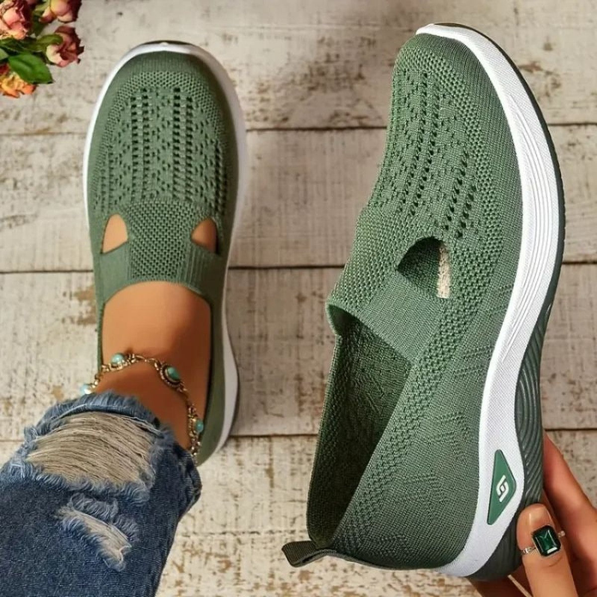 Lightweight Breathable Walking Shoes with Cushioning Wedge Sole for Women