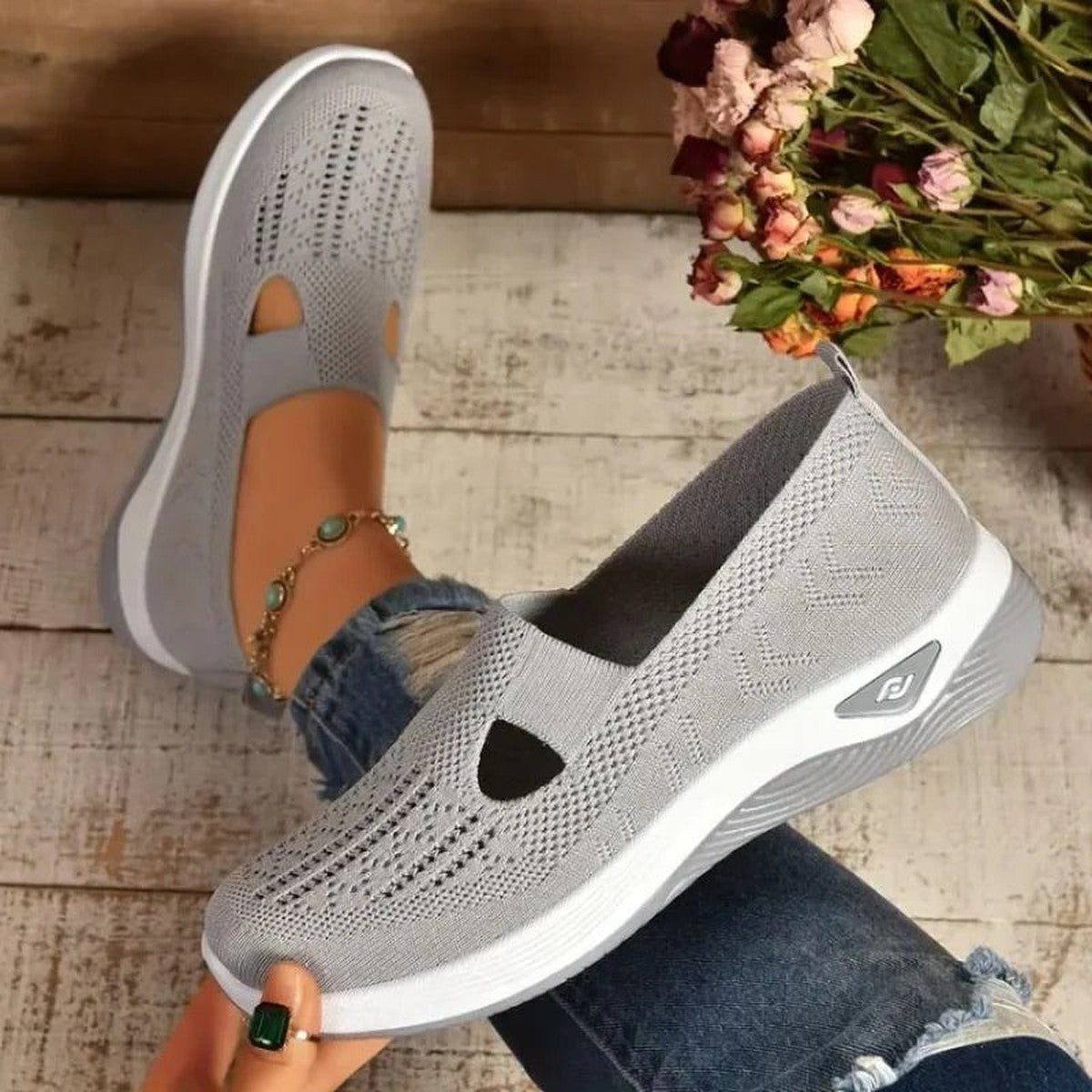 Lightweight Breathable Walking Shoes with Cushioning Wedge Sole for Women
