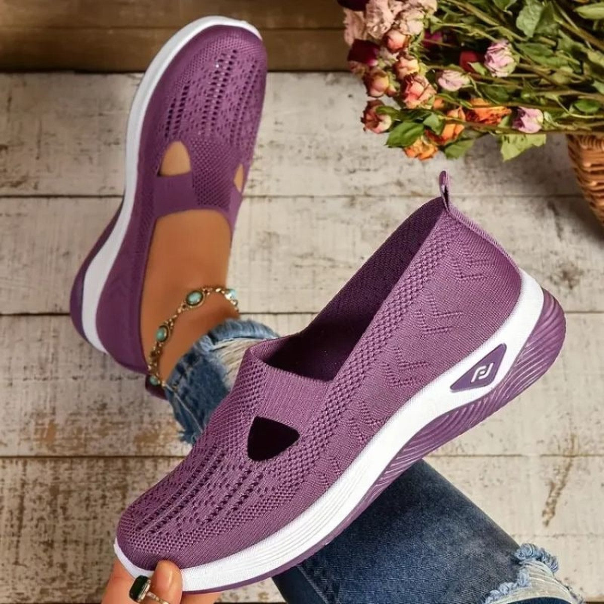Lightweight Breathable Walking Shoes with Cushioning Wedge Sole for Women