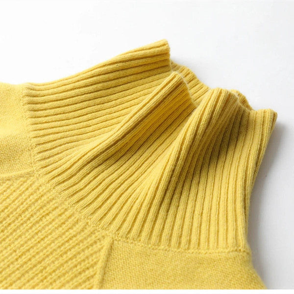 Men Long Sleeve Cashmere Knit Turtleneck Sweater with Ribbed Hem