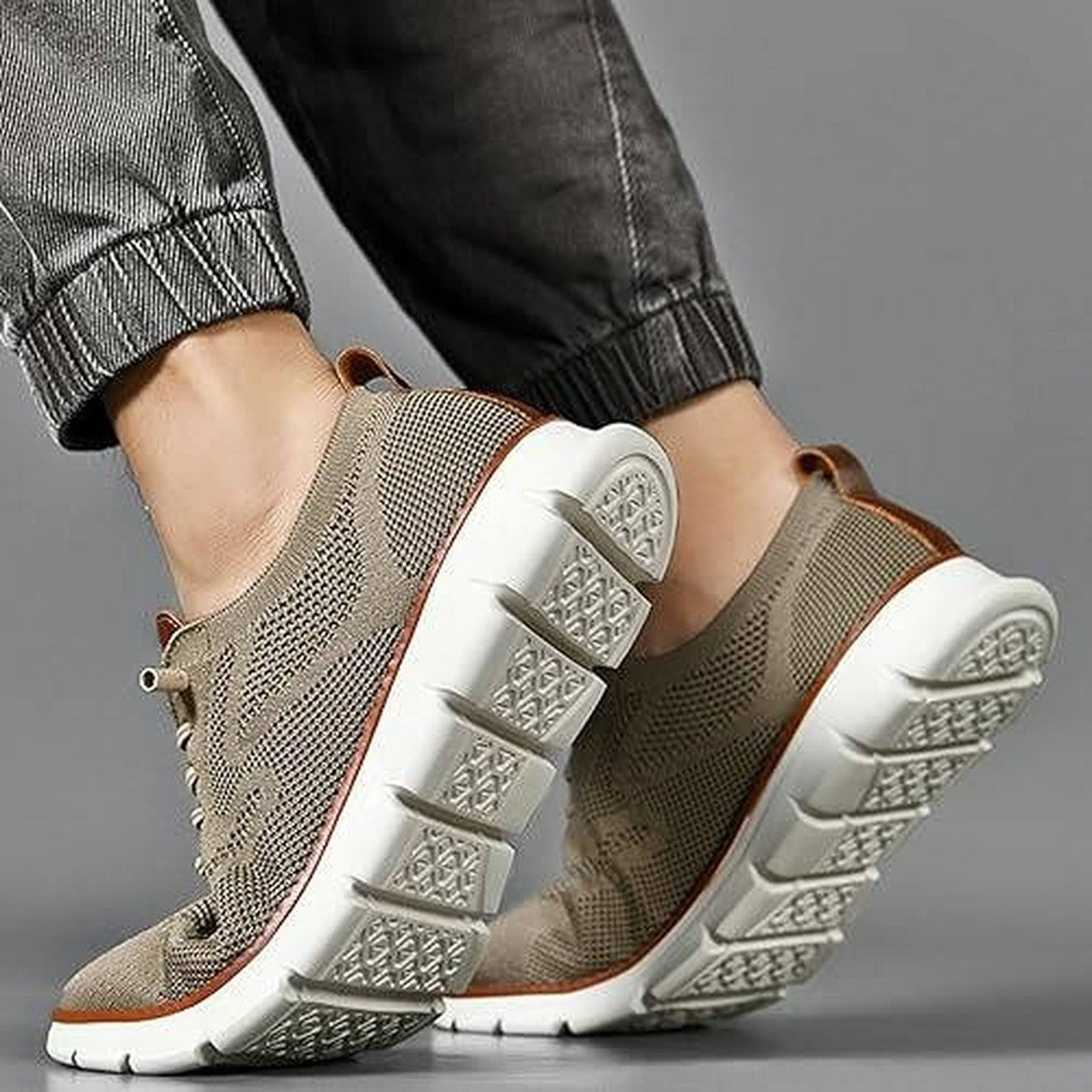 Men Casual Canvas Walking Shoes with Breathable Upper and Cushioned Sole