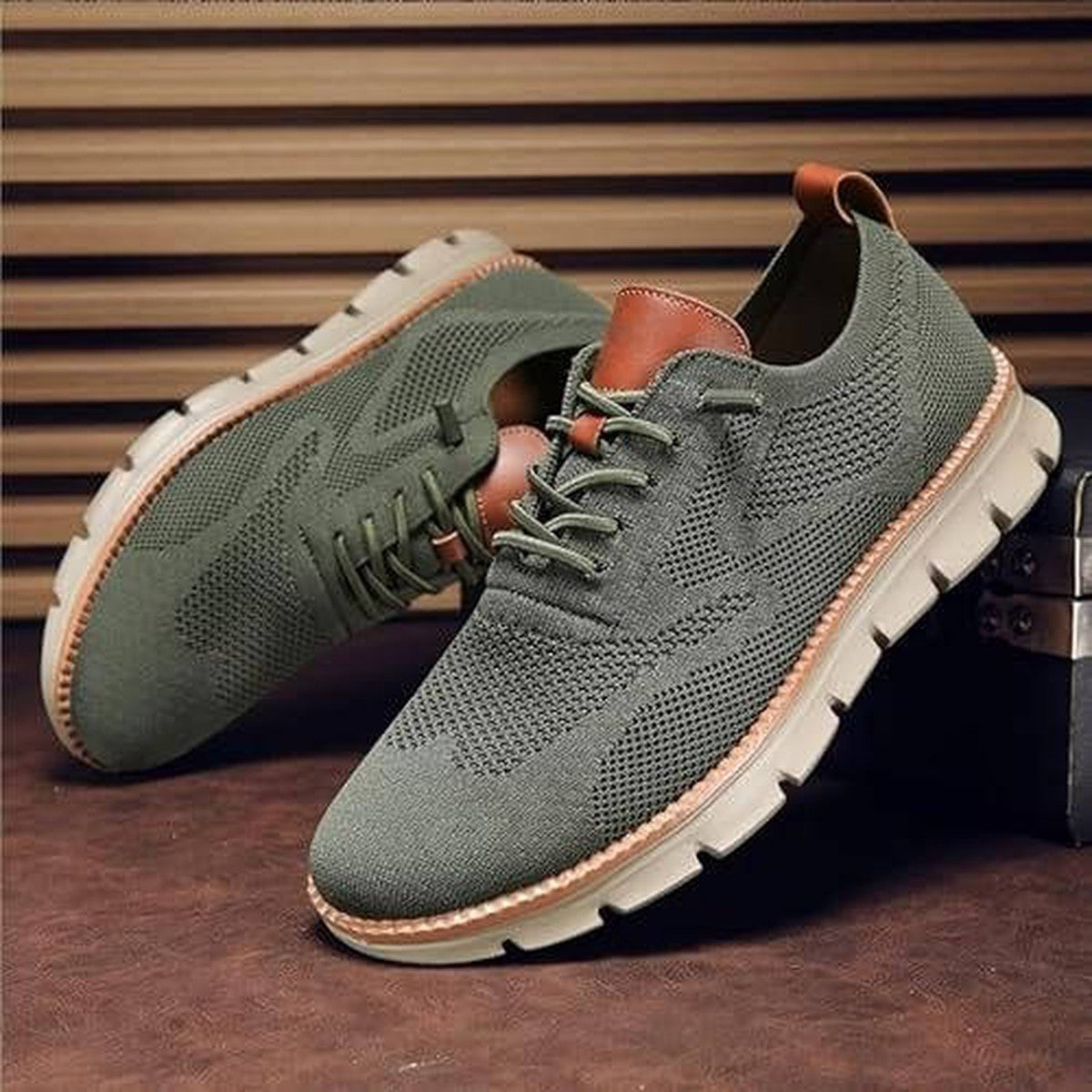 Men Casual Canvas Walking Shoes with Breathable Upper and Cushioned Sole