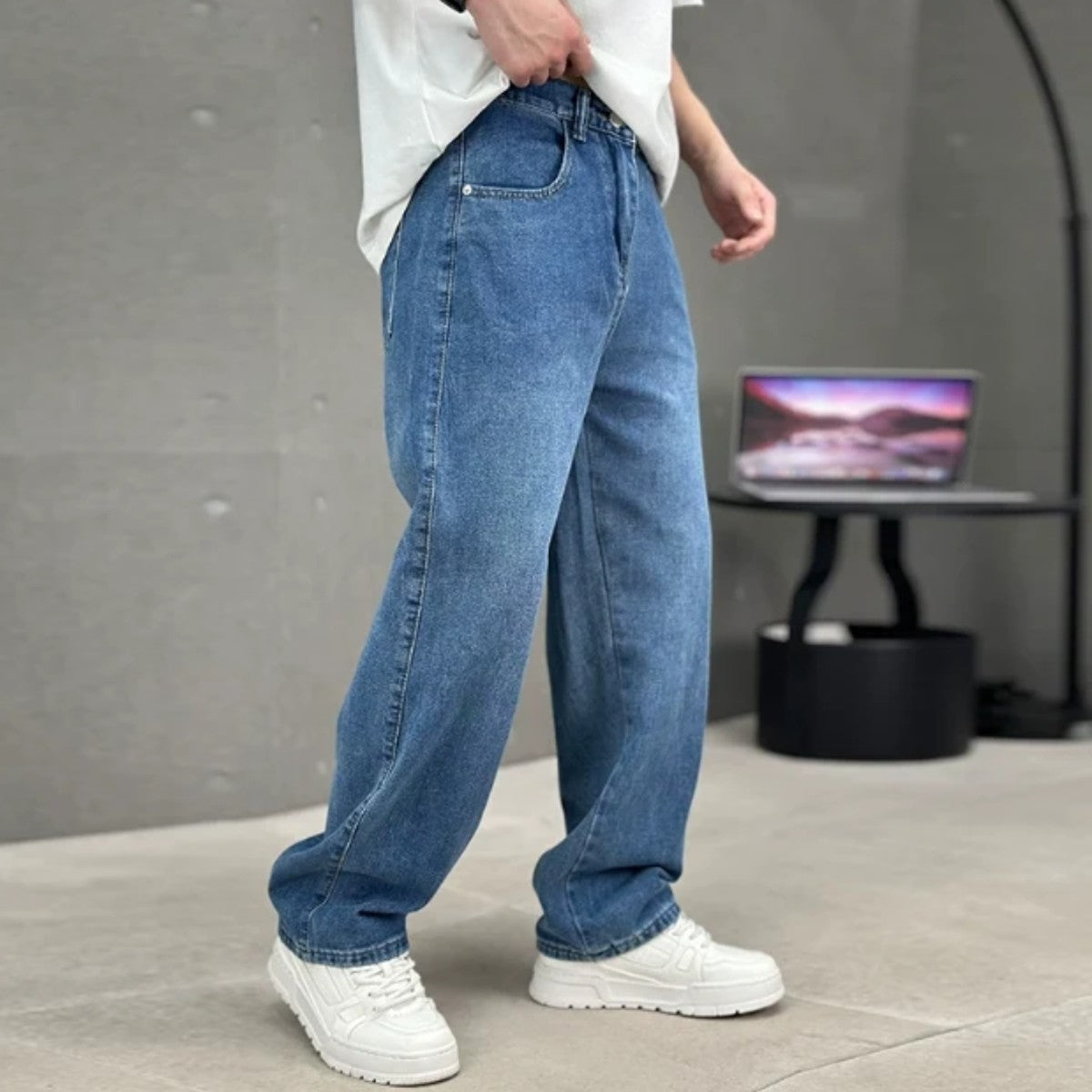 Men Straight Leg Denim Jeans with Classic Five Pocket Design