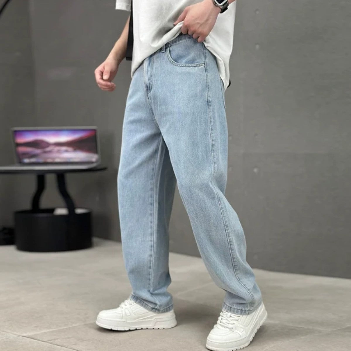 Men Straight Leg Denim Jeans with Classic Five Pocket Design