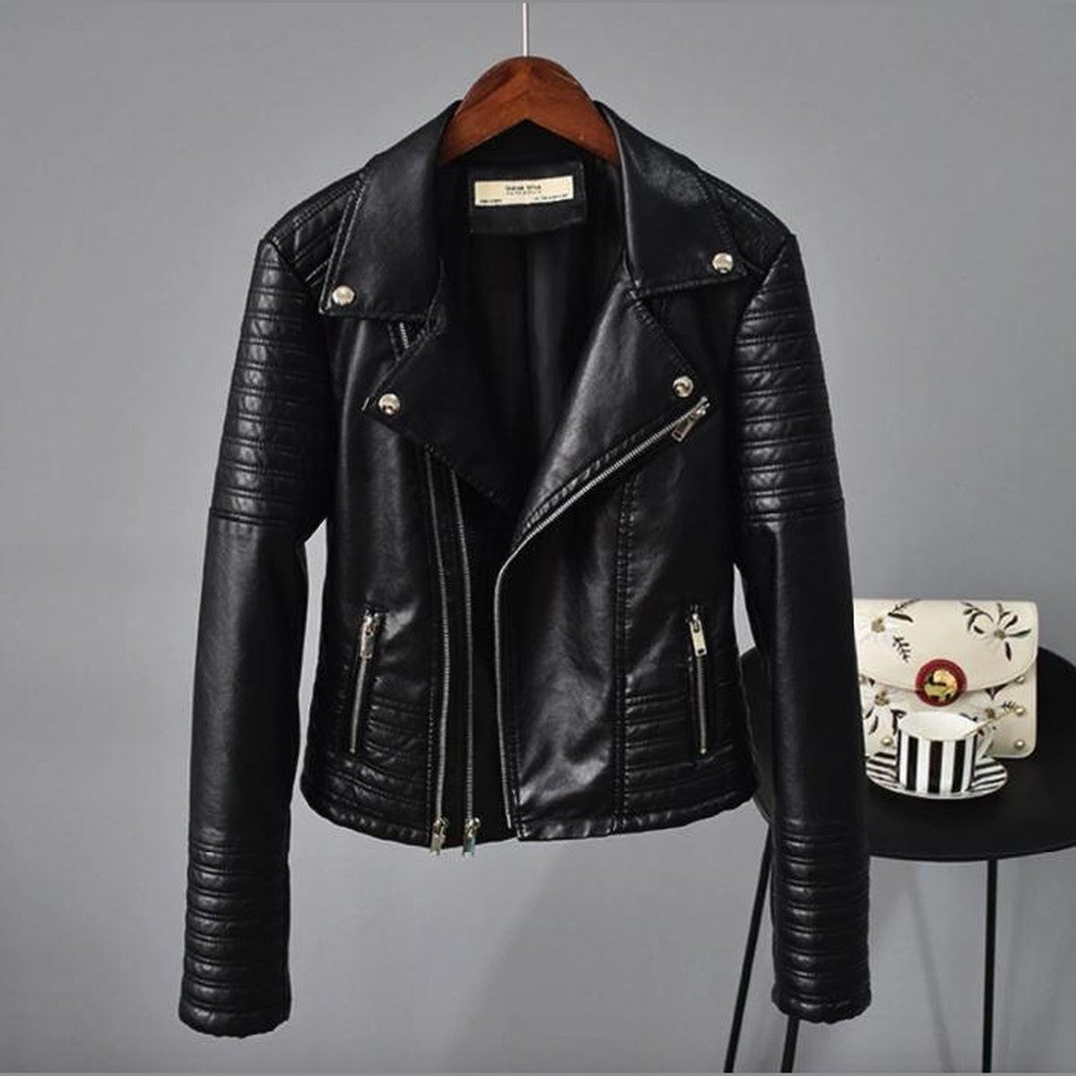 Vintage Brown Leather Aviator Jacket with Warm Shearling Collar and Buckle Details