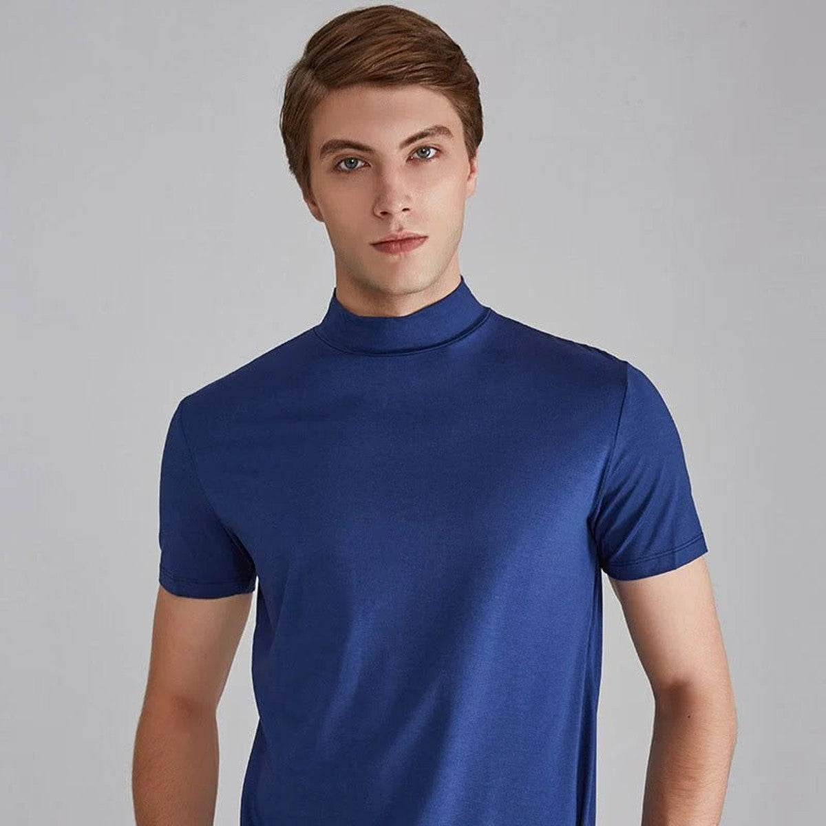 Relaxed Cotton Button-Up Shirt with Tailored Fit and Short Sleeves