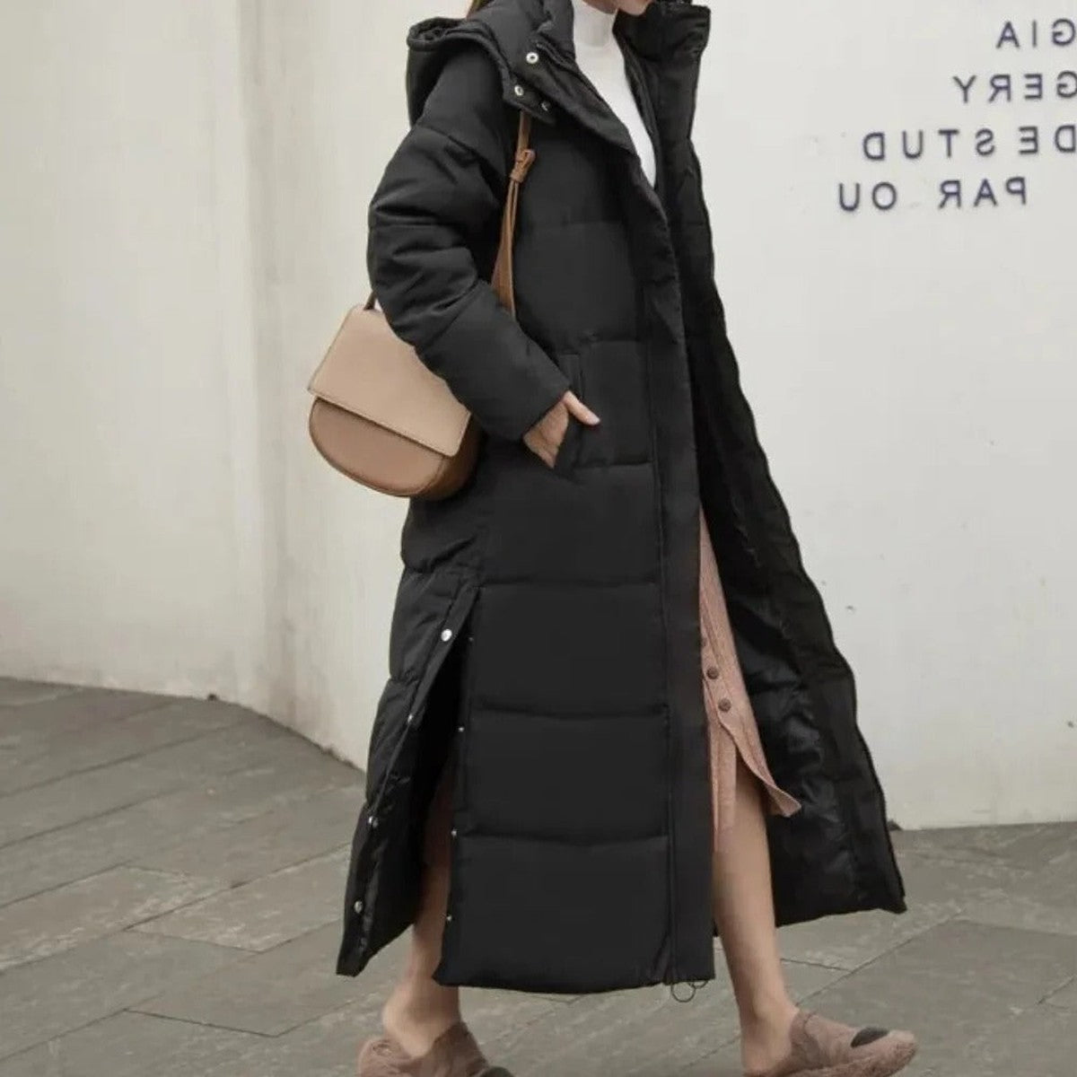 Women Warm Quilted Puffer Parka with Faux Fur Hood and Front Pockets