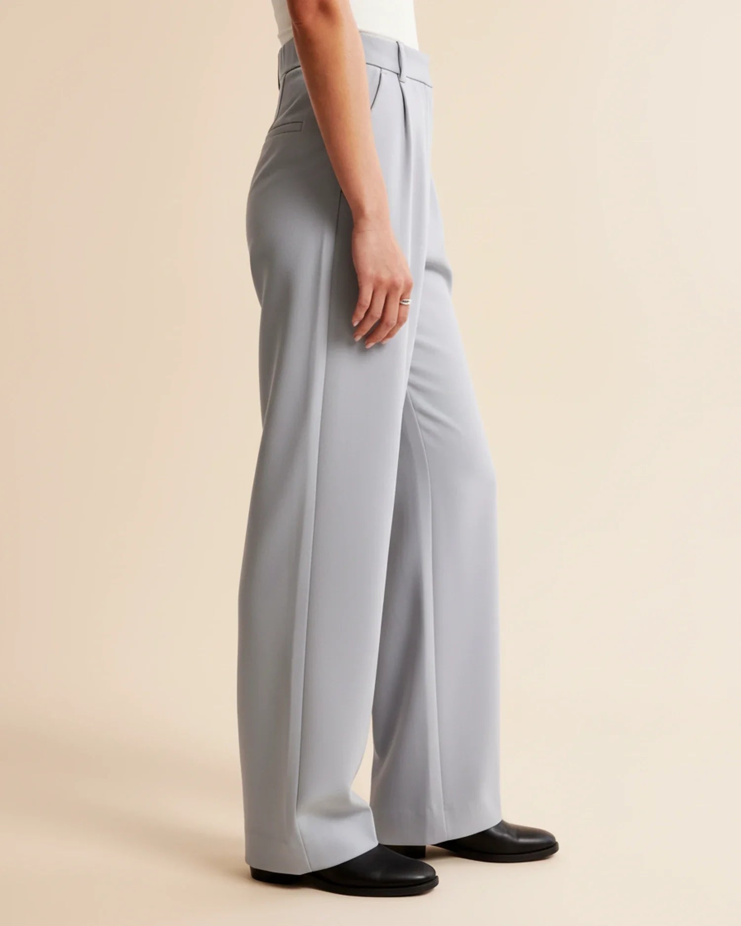 High Waist Pleated Trousers with Straight Leg and Rayon Blend, Machine Washable
